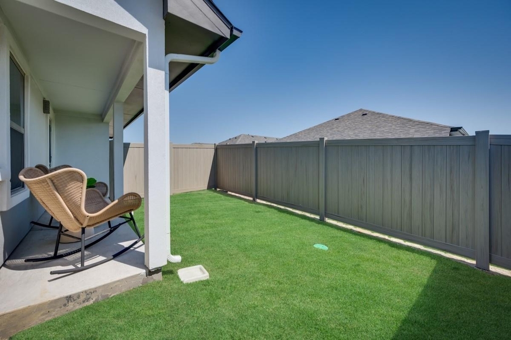 8217 Idyllic Avenue - Photo 18