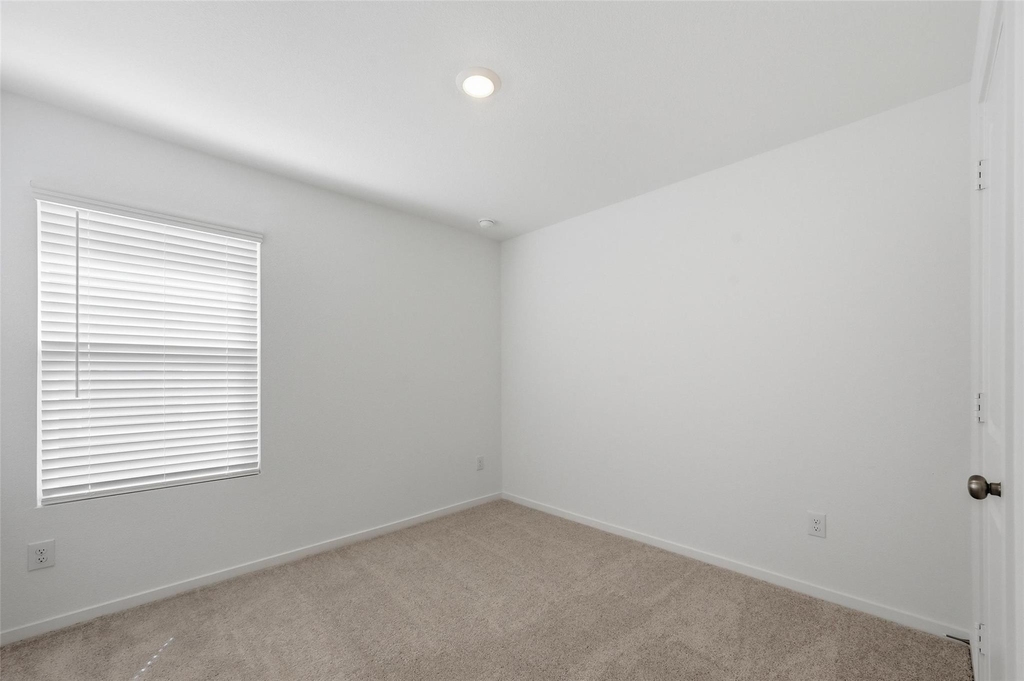6509 Glade Street - Photo 5