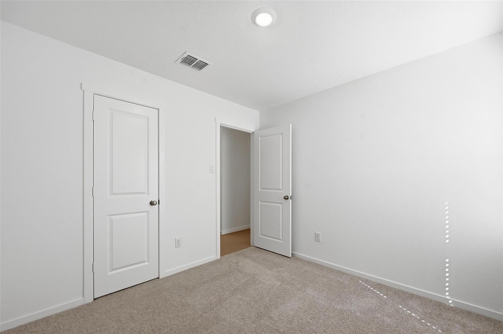 6509 Glade Street - Photo 6
