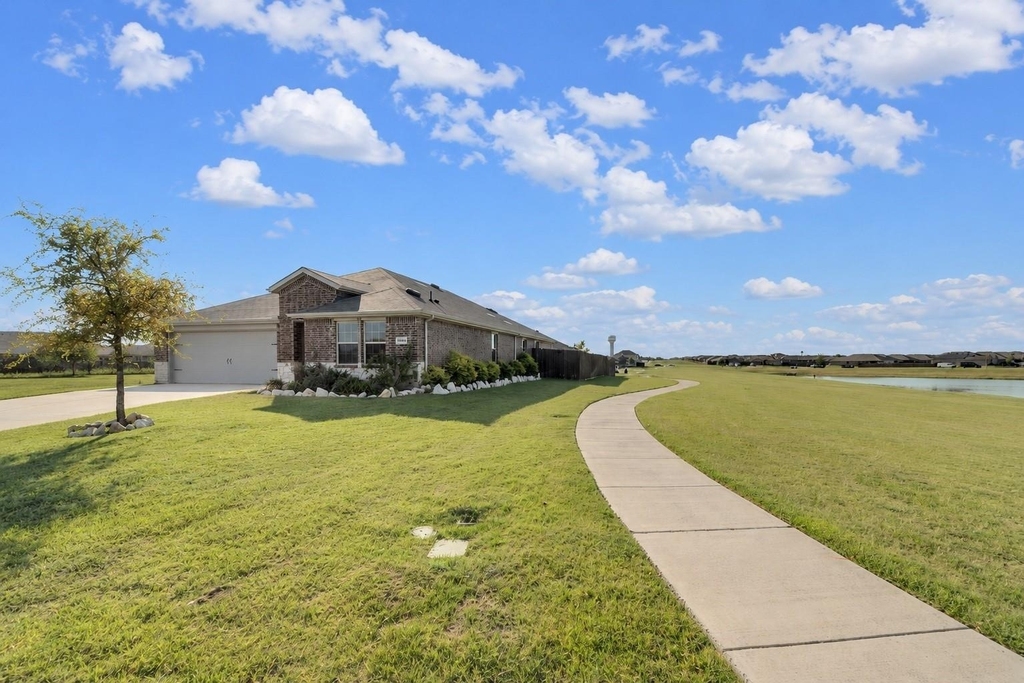 1000 Homestead Lane - Photo 2