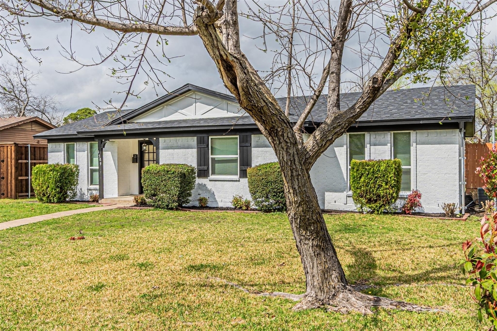 1509 Crockett Street - Photo 1