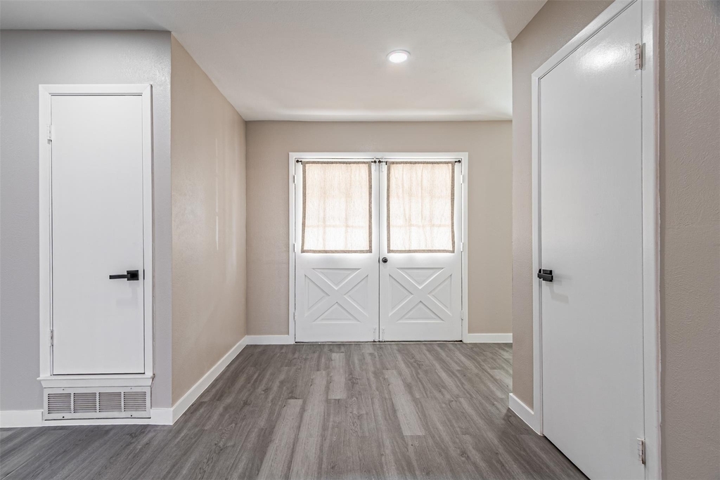1509 Crockett Street - Photo 3
