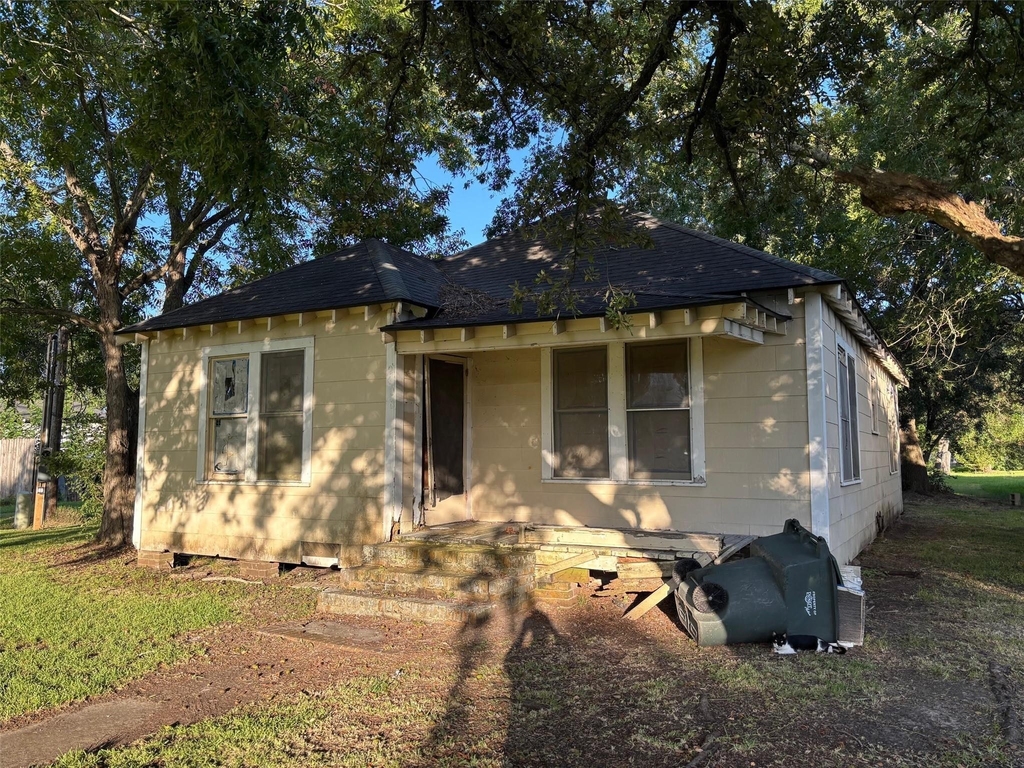 2408 19th Street - Photo 1