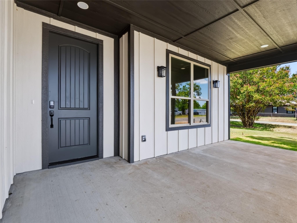 52 Graves Circle - Photo 1