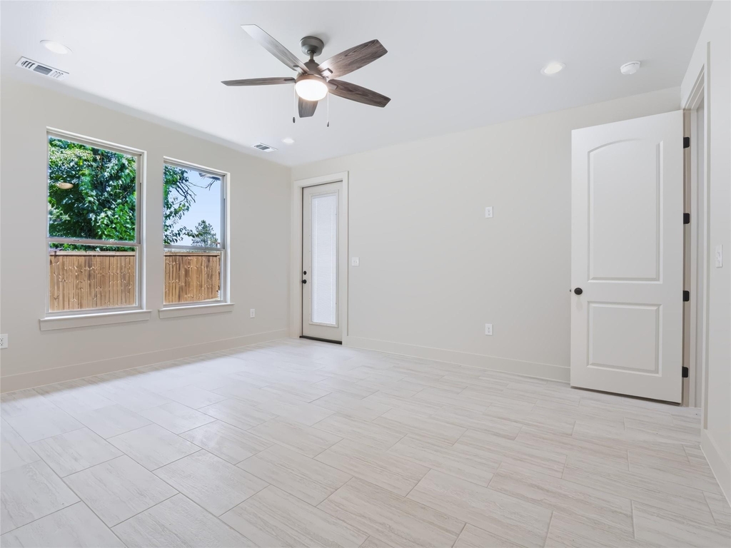 52 Graves Circle - Photo 13