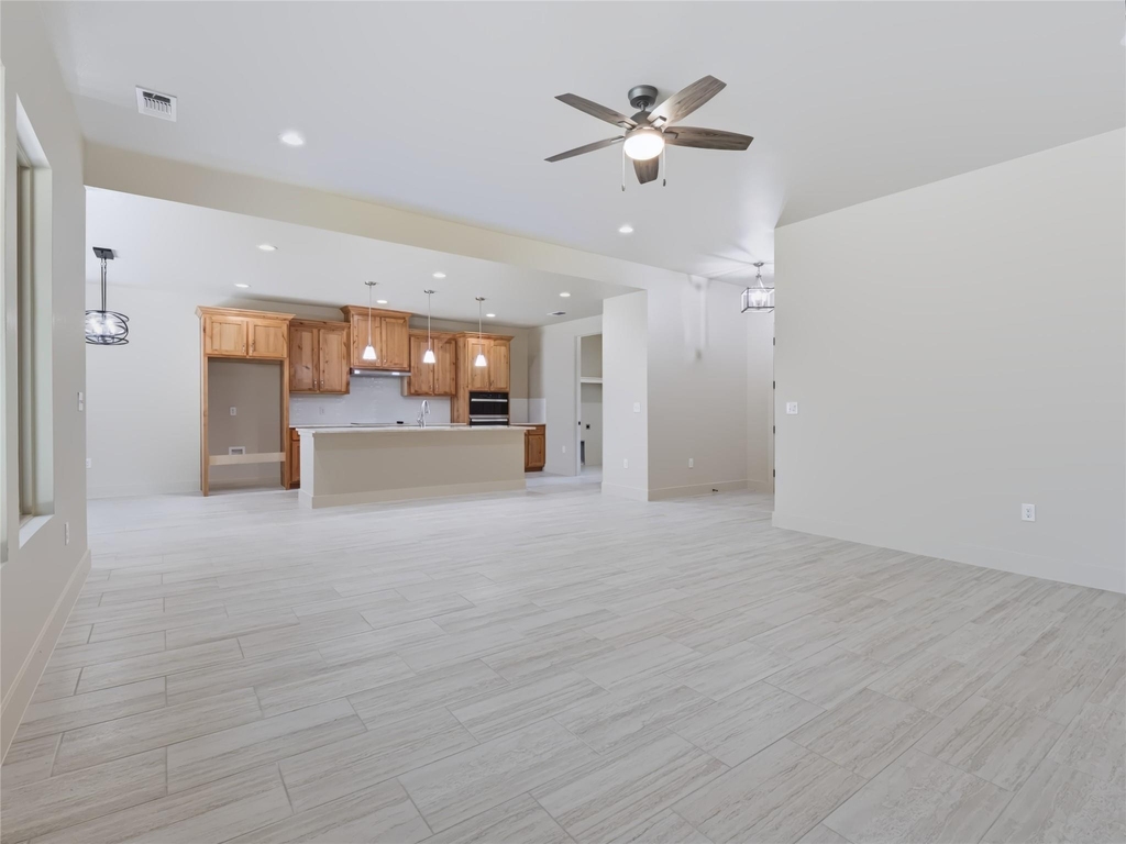 52 Graves Circle - Photo 3