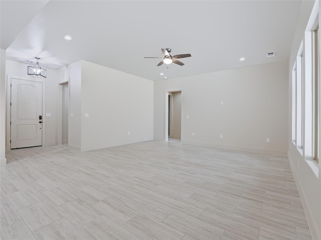 52 Graves Circle - Photo 9