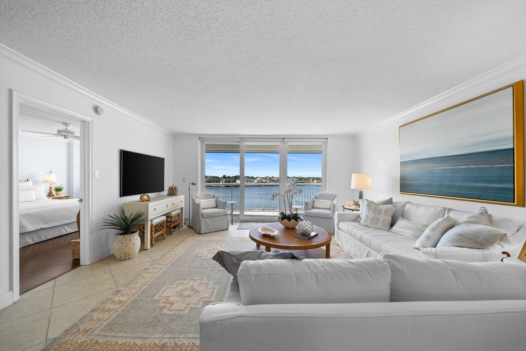 511 Bayshore Drive - Photo 1