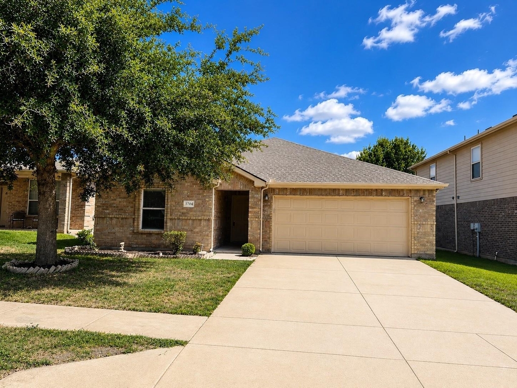 5704 Sapphire Pool Trail - Photo 0