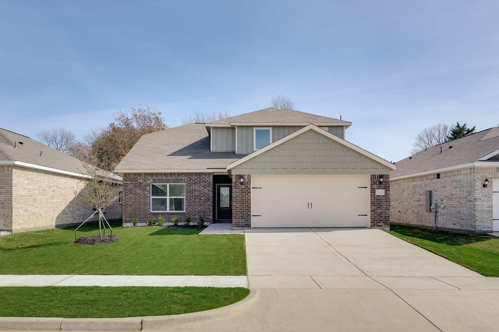 1702 Paul Drive - Photo 0