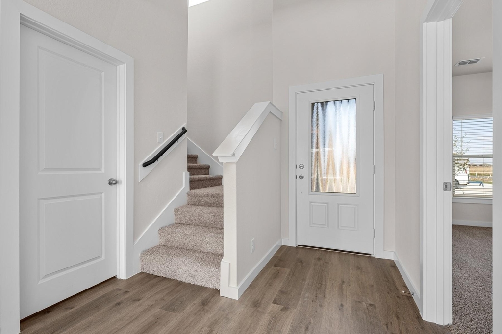 1702 Paul Drive - Photo 4