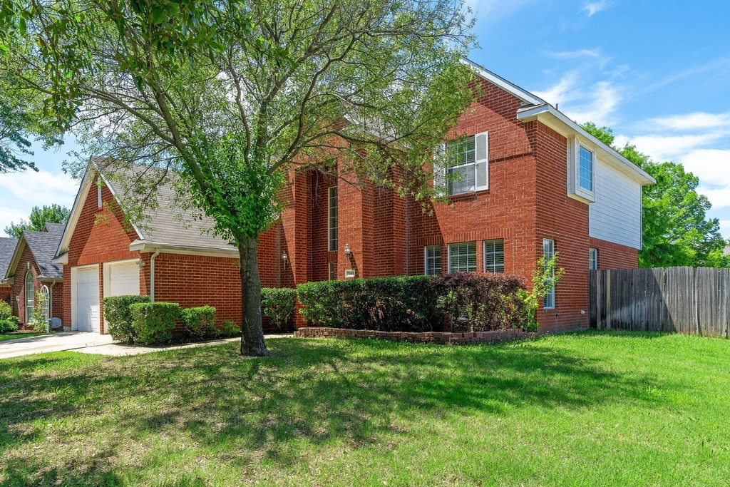 7849 Lake Meredith Way - Photo 1