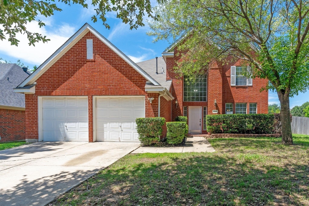 7849 Lake Meredith Way - Photo 0