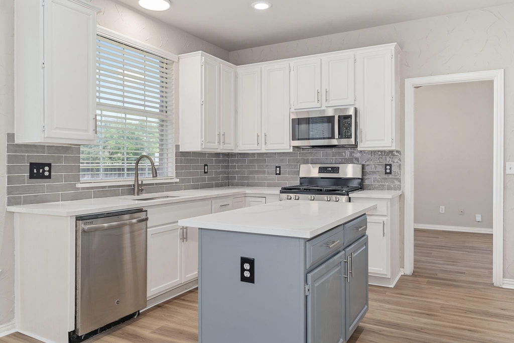 7849 Lake Meredith Way - Photo 7
