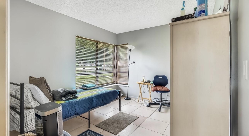 2355 Sw 15th - Photo 5