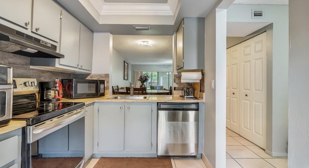 2355 Sw 15th - Photo 14