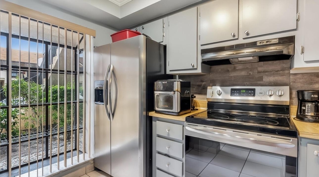 2355 Sw 15th - Photo 4