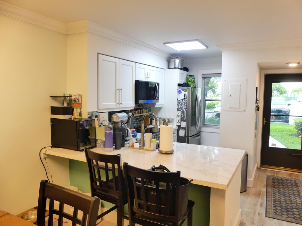 2226 N Cypress Bend Drive - Photo 6