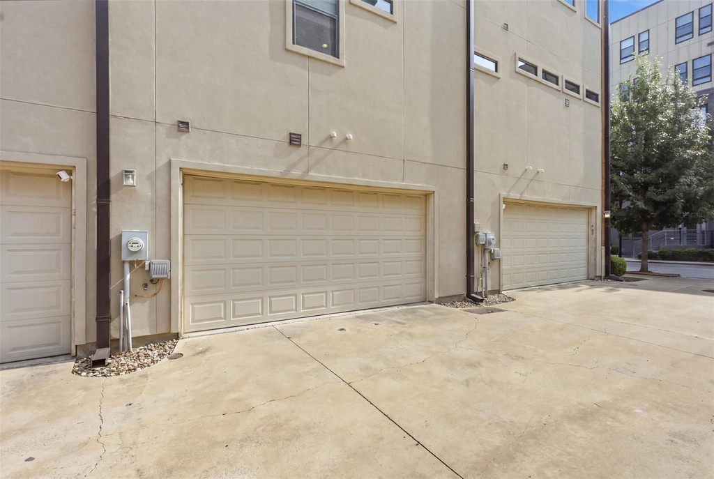 1114 S Adams Street - Photo 2