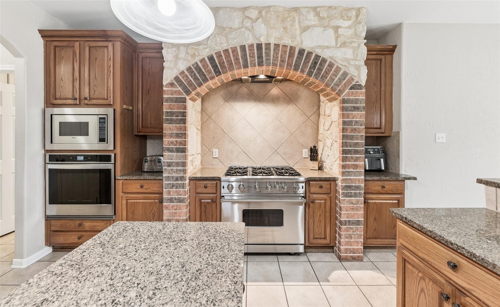 1301 Bramble Lane - Photo 8