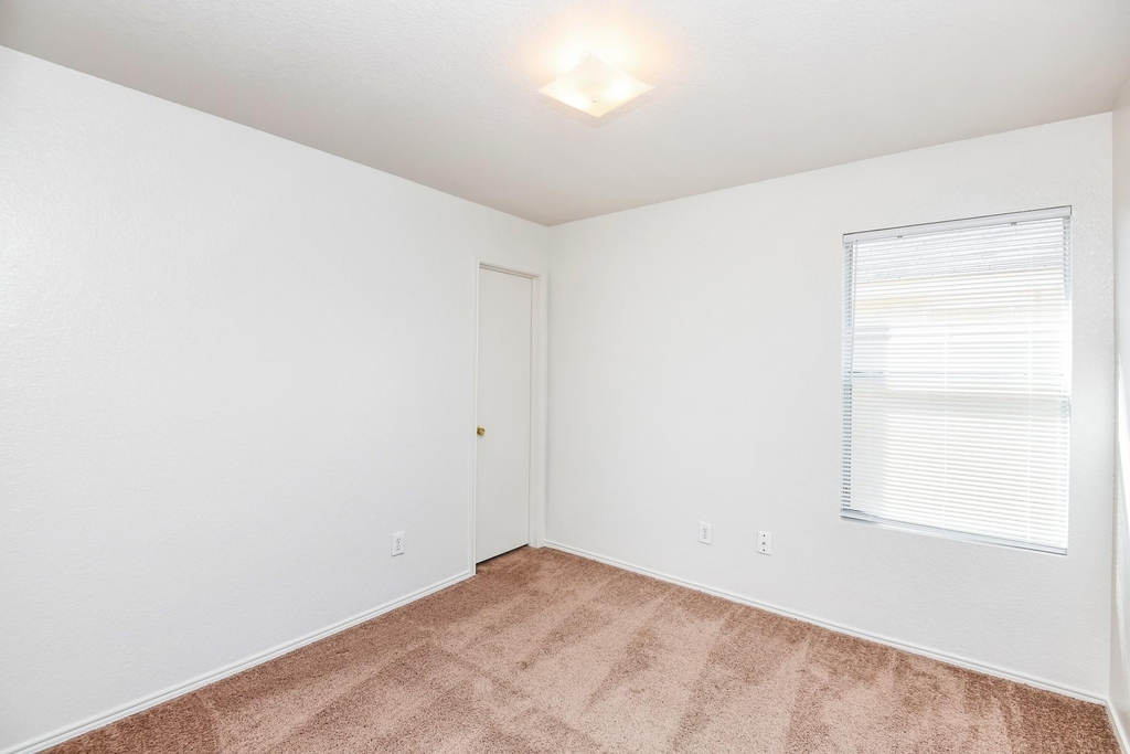6624 Meadow Way Lane - Photo 11