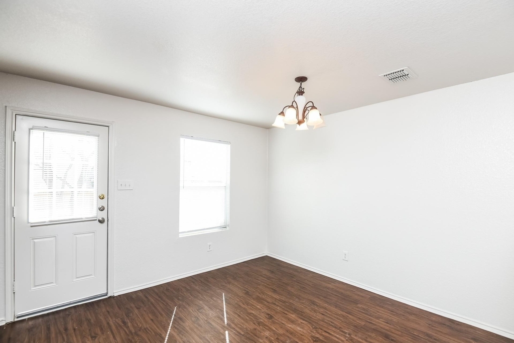 6624 Meadow Way Lane - Photo 4