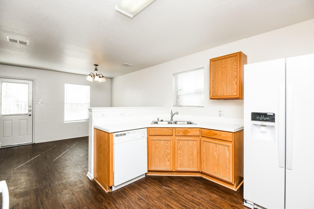 6624 Meadow Way Lane - Photo 6