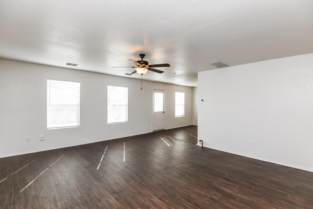 6624 Meadow Way Lane - Photo 2