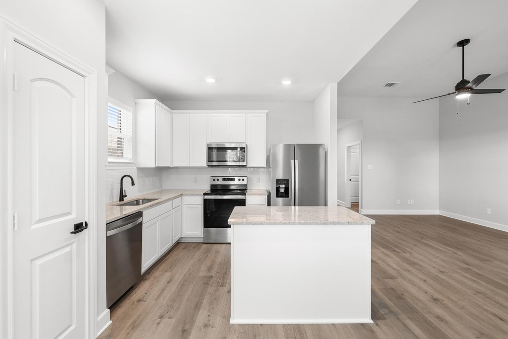 1021 Cedar Street - Photo 2