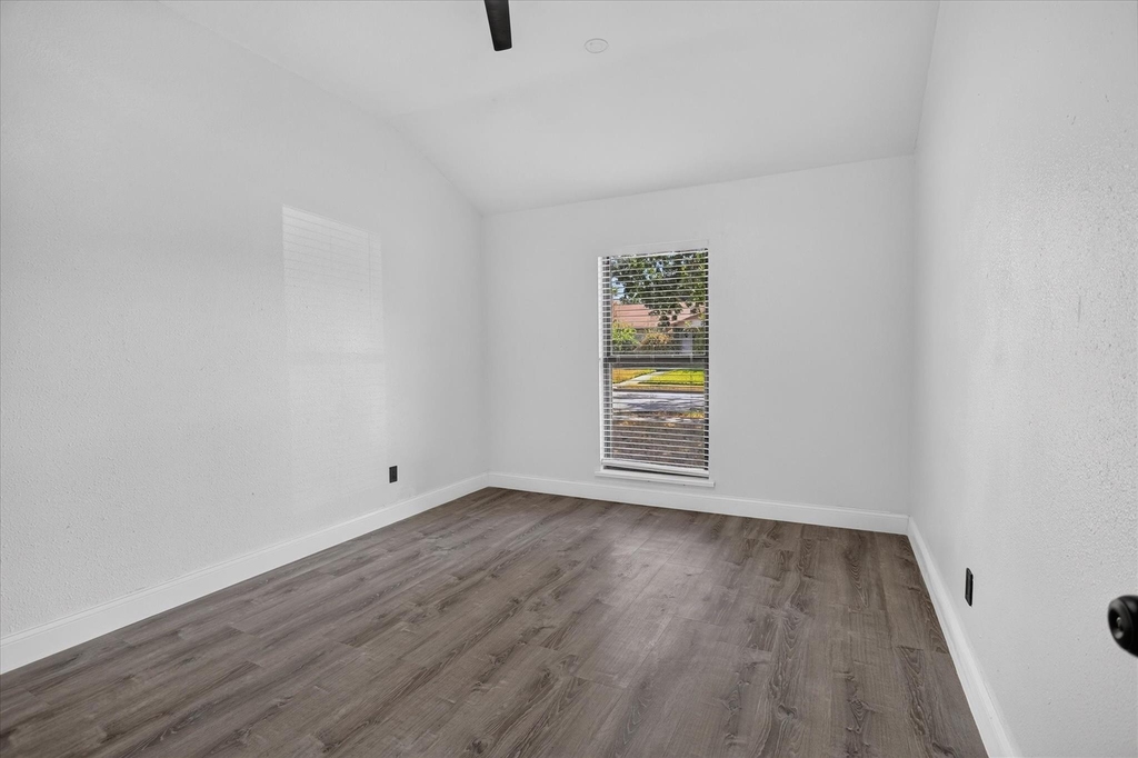 1800 Tree Line Drive - Photo 7