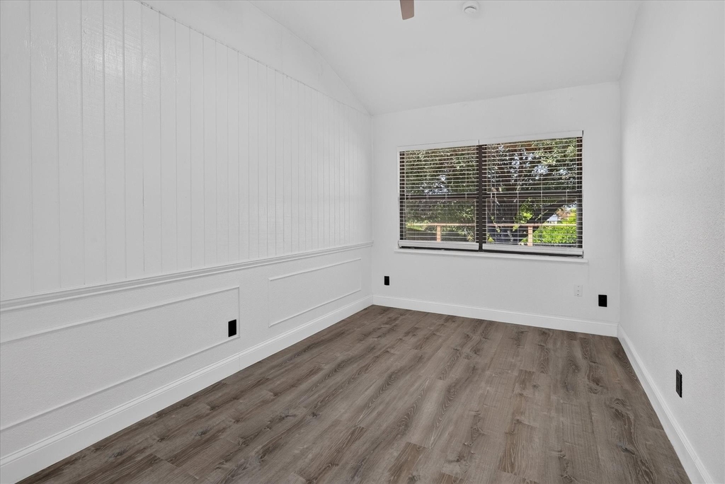 1800 Tree Line Drive - Photo 5