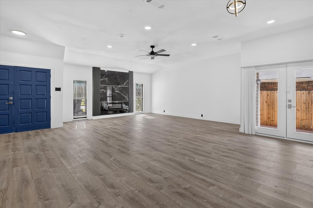 1800 Tree Line Drive - Photo 2