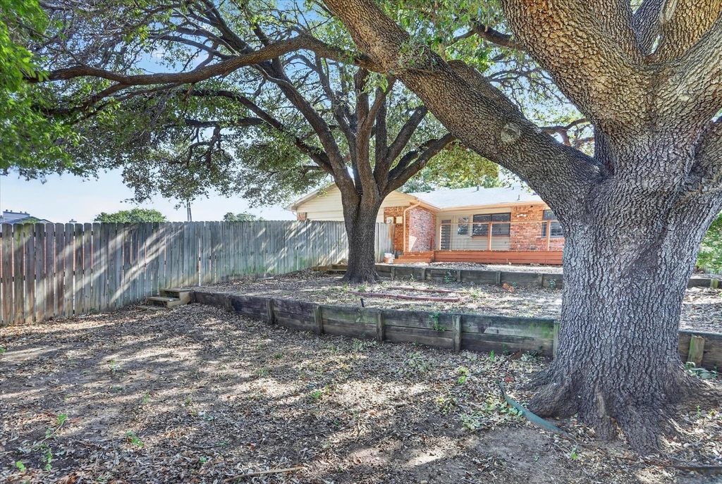 1800 Tree Line Drive - Photo 12