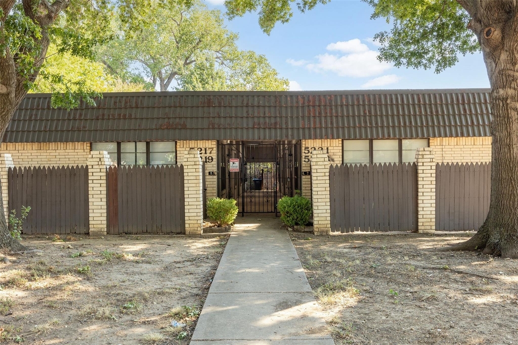 5221 Cordova Avenue - Photo 1