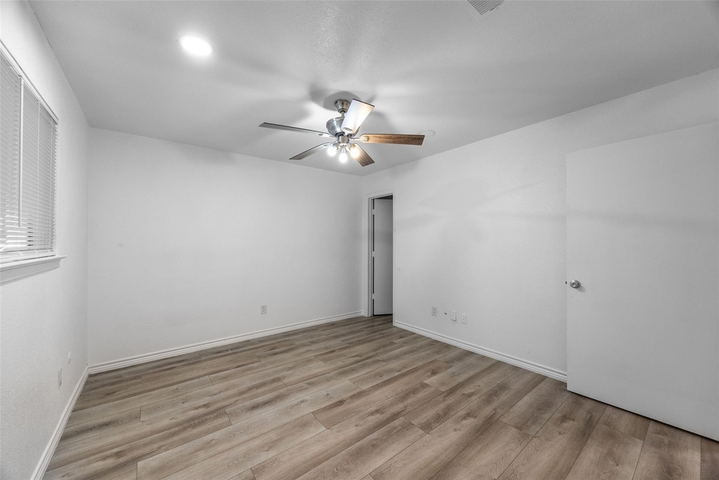 5221 Cordova Avenue - Photo 17