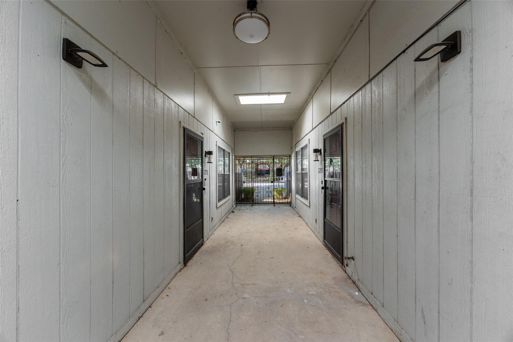 5221 Cordova Avenue - Photo 2