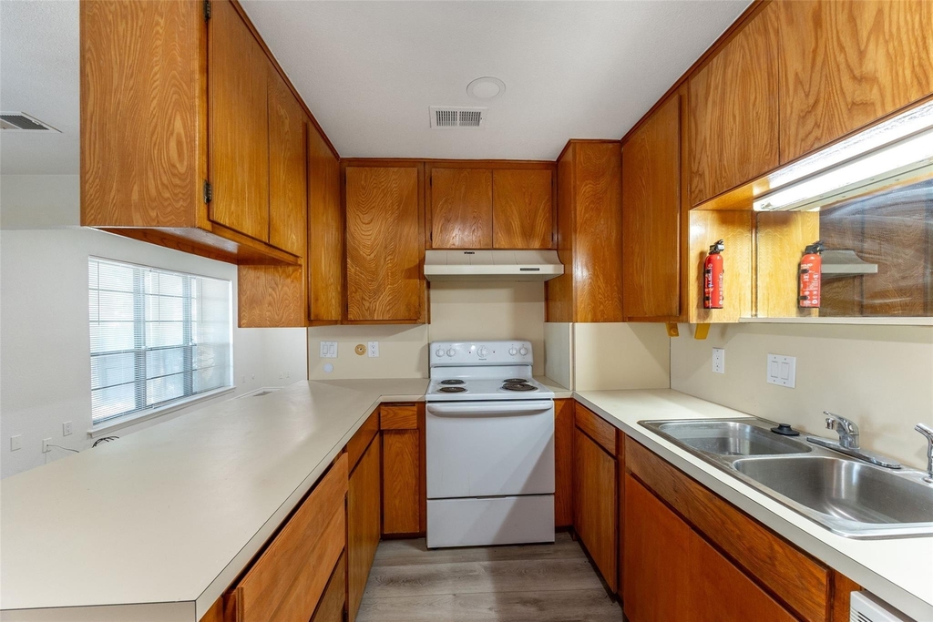 5221 Cordova Avenue - Photo 12