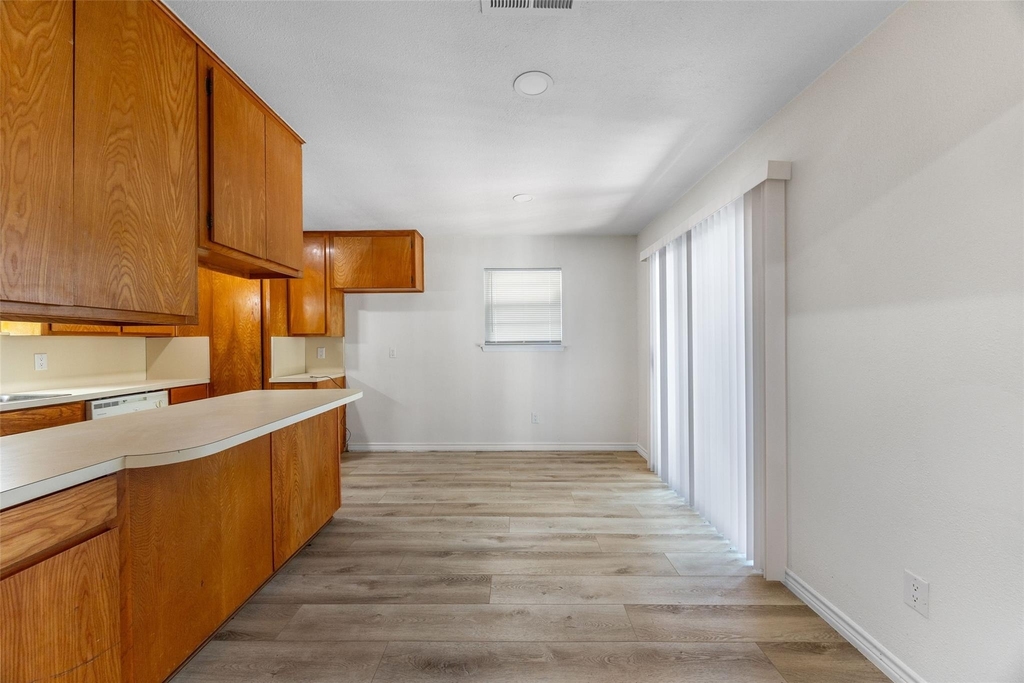 5221 Cordova Avenue - Photo 10