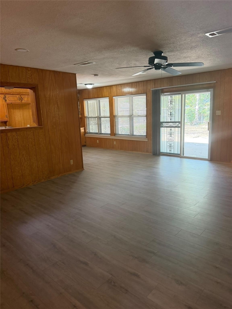 832 Overhill Drive - Photo 3