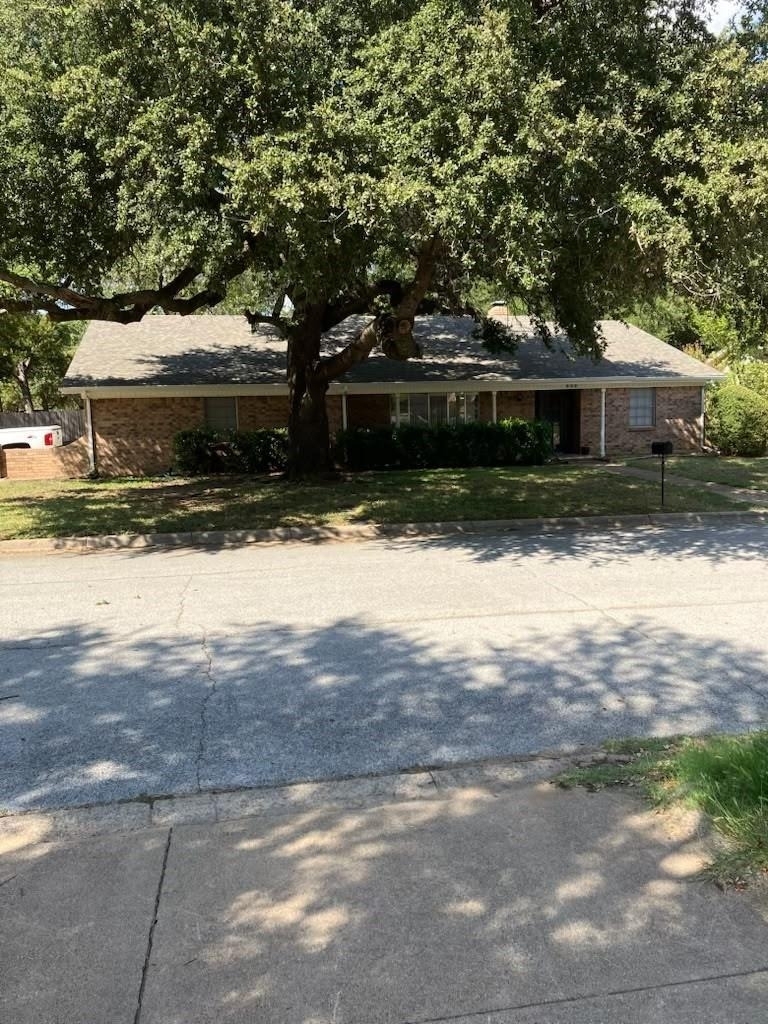 832 Overhill Drive - Photo 0