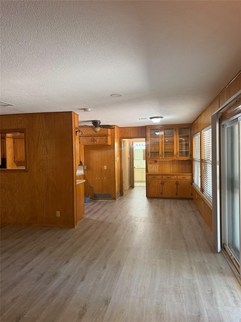 832 Overhill Drive - Photo 2
