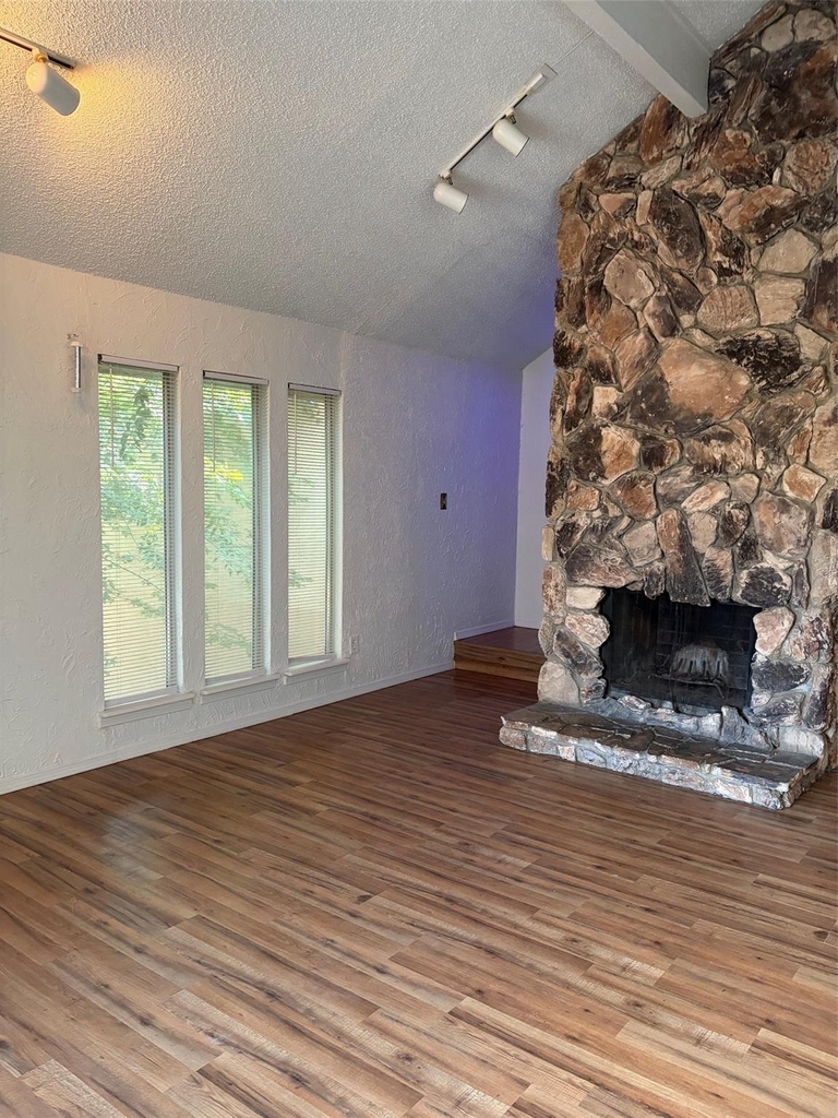 2126 Fleur De Lis Court - Photo 10