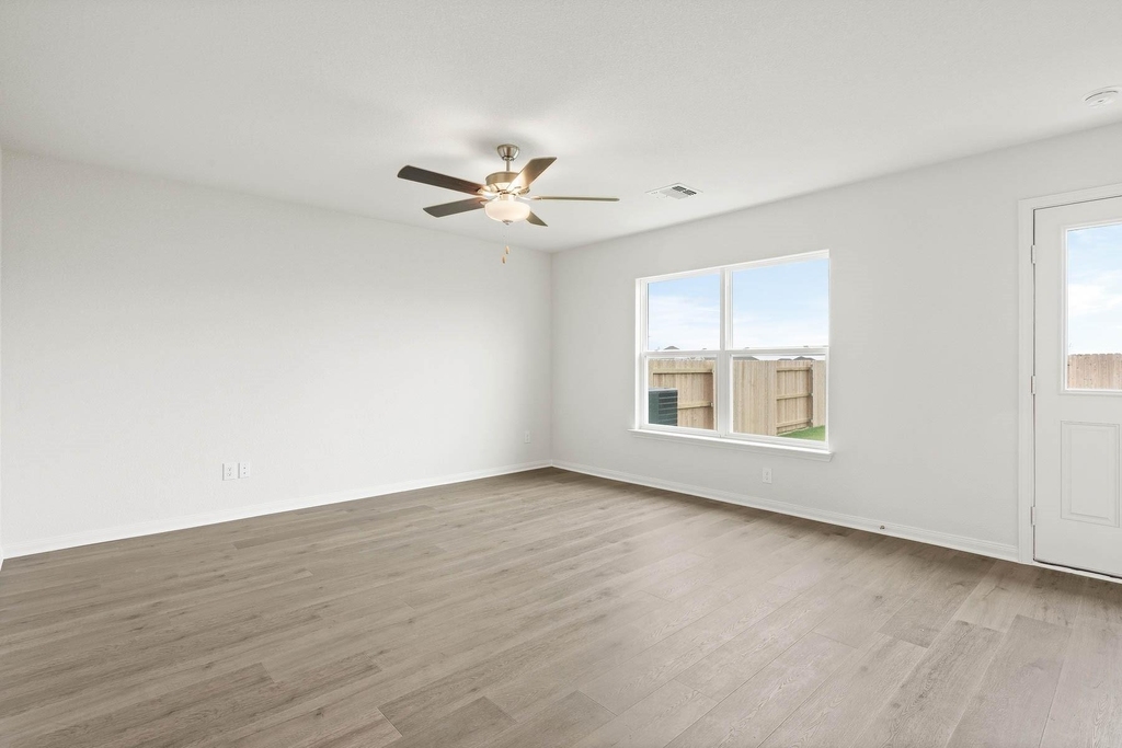 10105 Throttle Lane - Photo 5