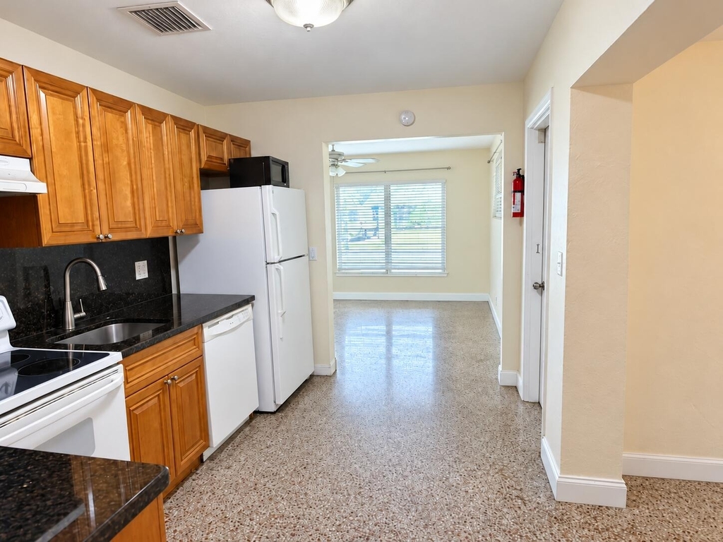 5456 Ne 1st Avenue - Photo 17