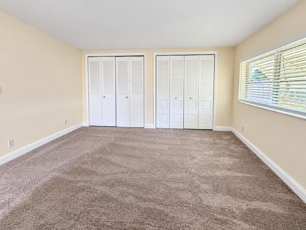 5456 Ne 1st Avenue - Photo 12