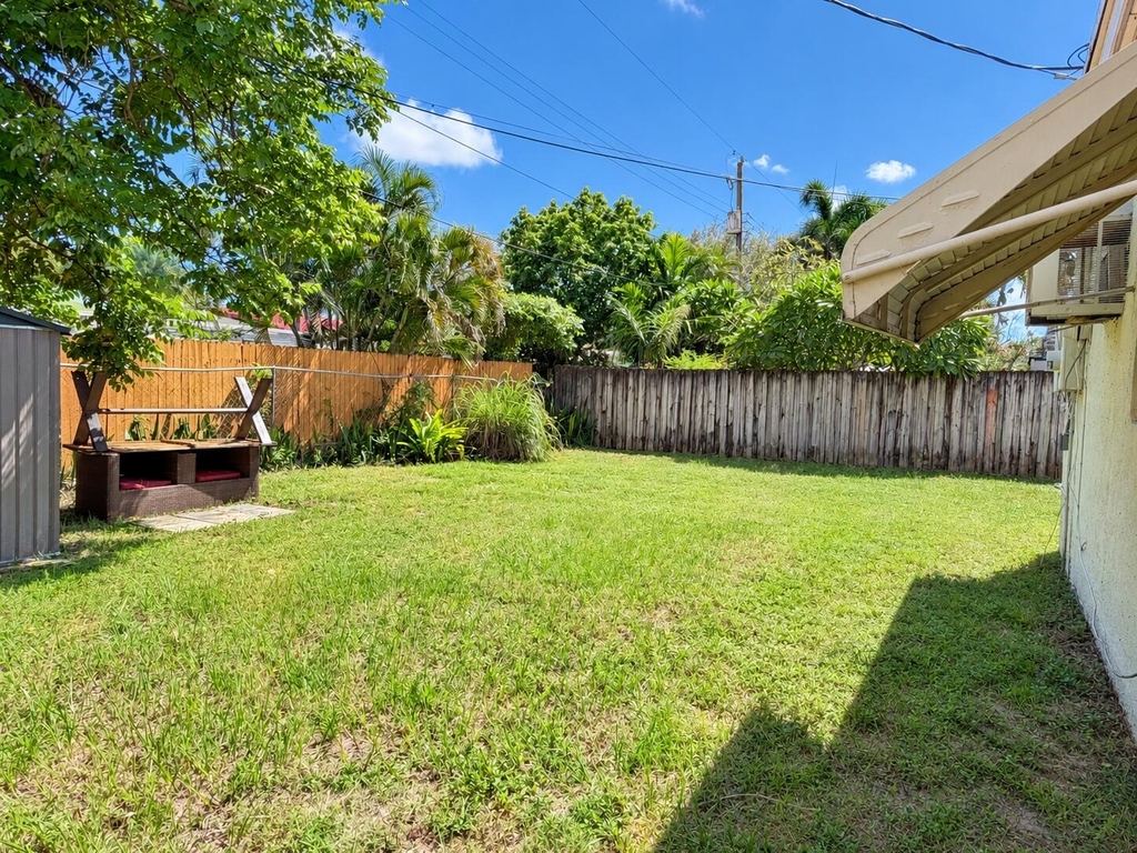 5456 Ne 1st Avenue - Photo 6