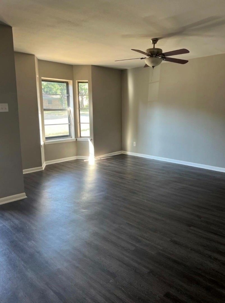 2936 Hunting Drive - Photo 6