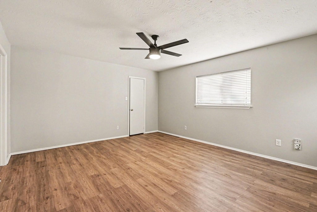 3720 Stanley Avenue - Photo 13