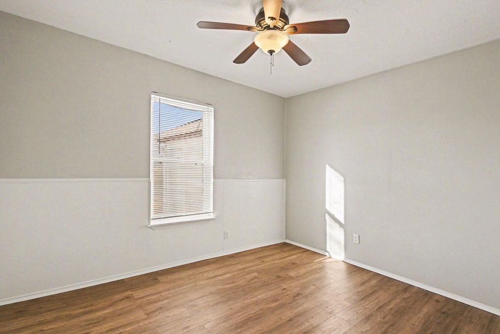 3720 Stanley Avenue - Photo 20