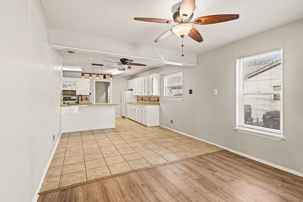 3720 Stanley Avenue - Photo 4